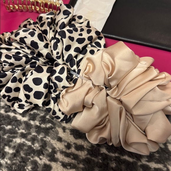 Desigual Fuchsia and Black Tote Bag filled with goodies - Picture 8 of 12